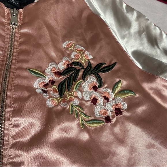 BABY PINK OVERSIZED SILK BOMBER JACKET - Picture 2 of 9
